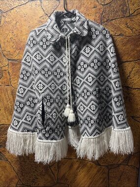Black & White Patterned Fringe Jacket poncho